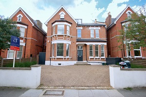 record sales price house in W3