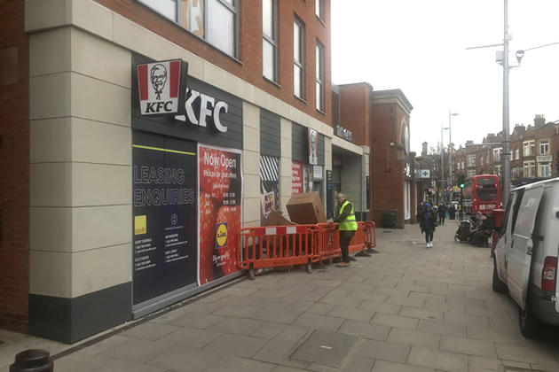 KFC signage has appeared on the front unit at the Oaks 
