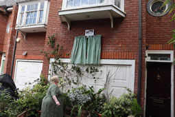 Plaque to Wartime Acton Artist Unveiled