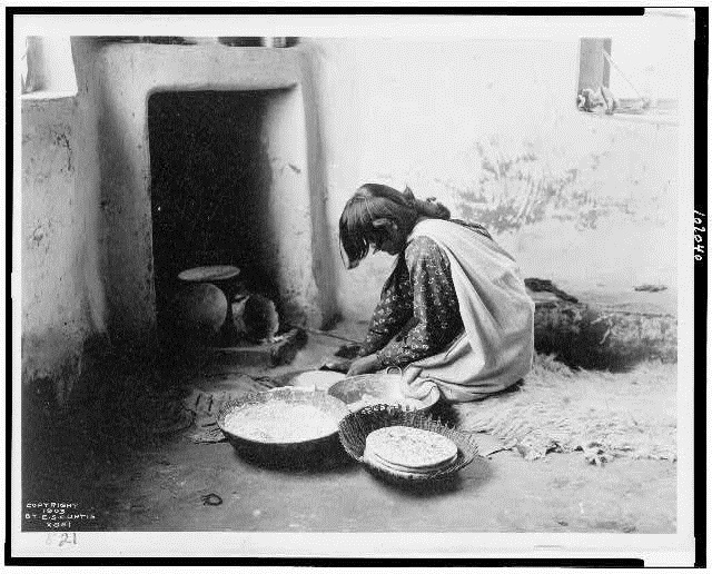 Zuni Bread maker